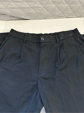 Uniqlo Men's Black Pant-Bought in Korea-Size Large=USA size Small-28.5 Inseam